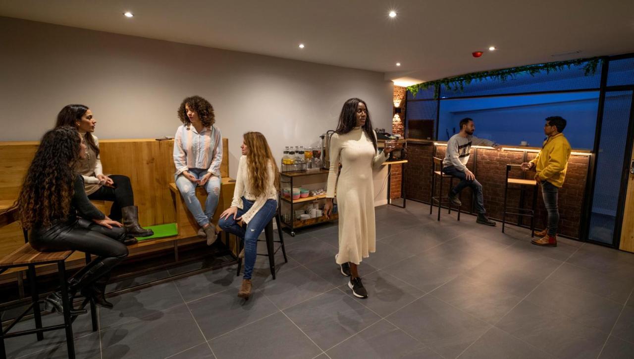 Madriz Hostel Экстерьер фото