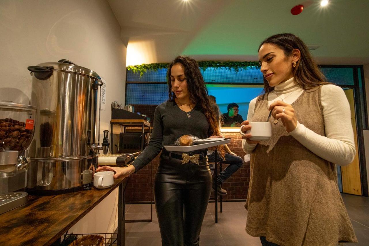 Madriz Hostel Экстерьер фото