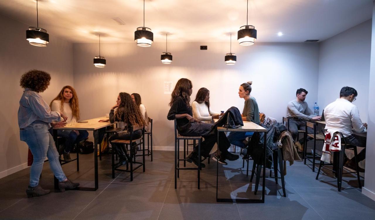 Madriz Hostel Экстерьер фото