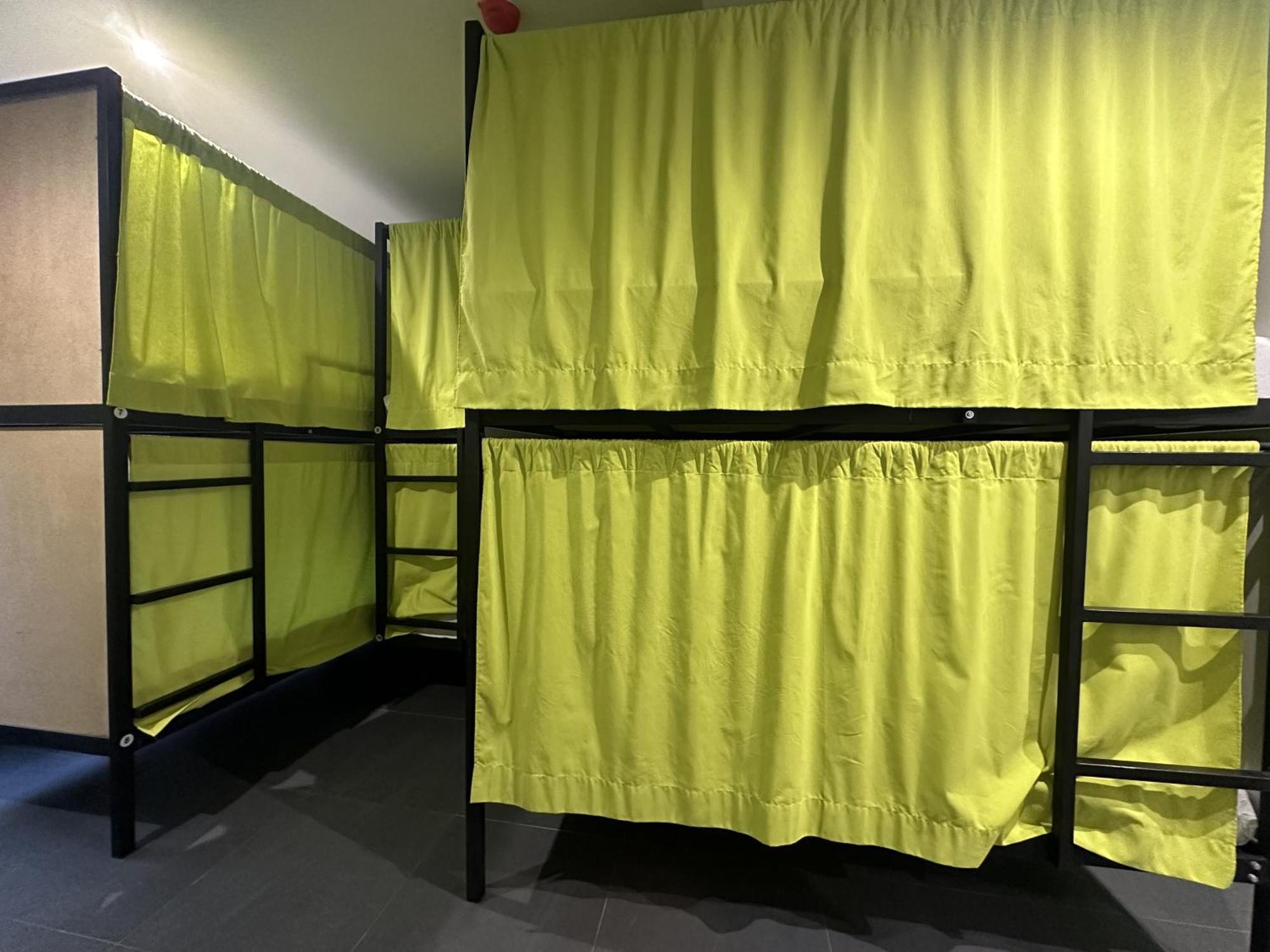 Madriz Hostel Экстерьер фото