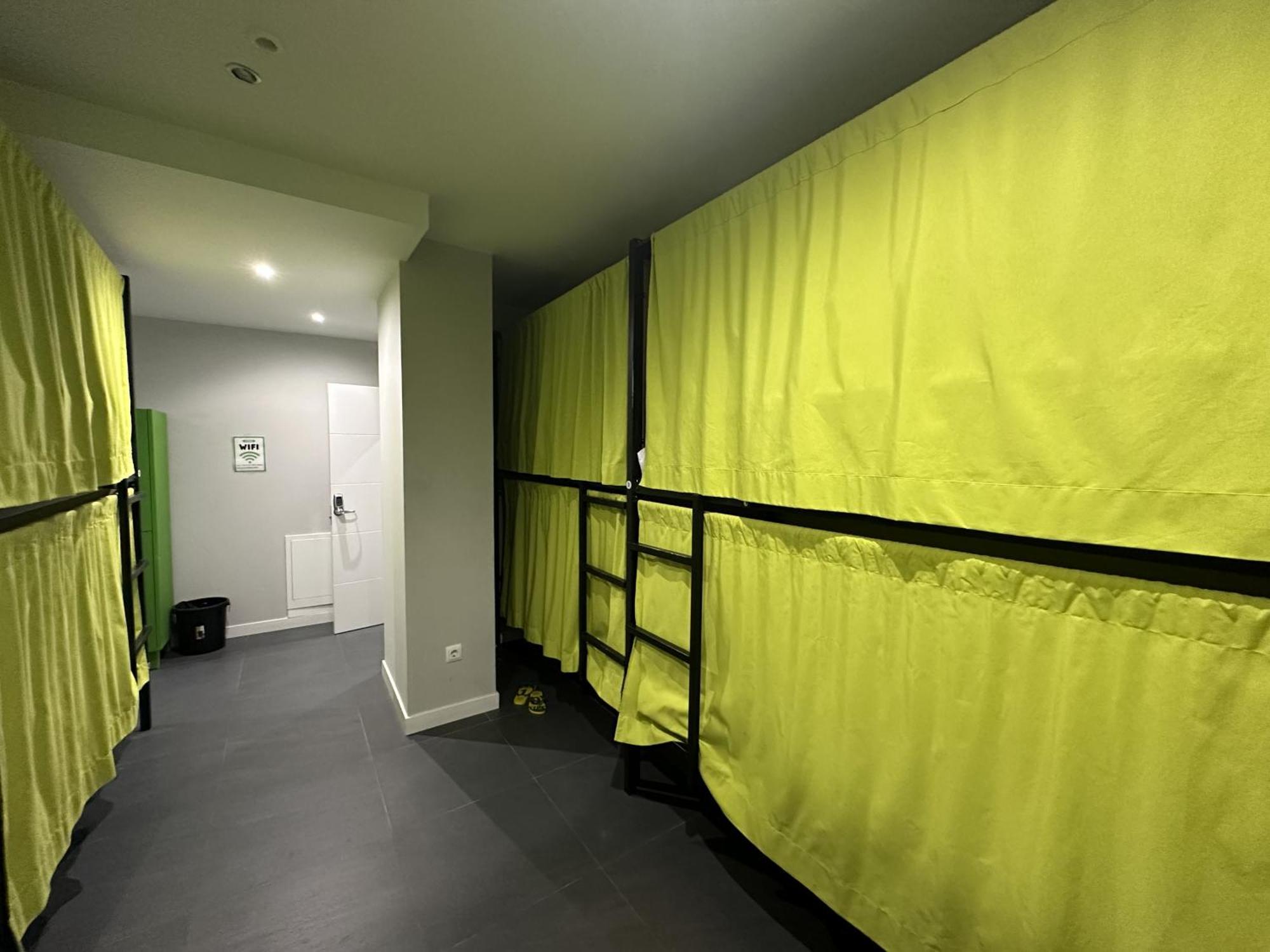 Madriz Hostel Экстерьер фото